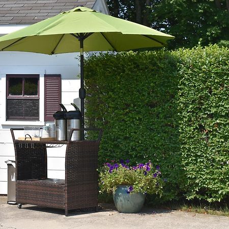 Hathaways Guest Cottages 찰스타운 외부 사진