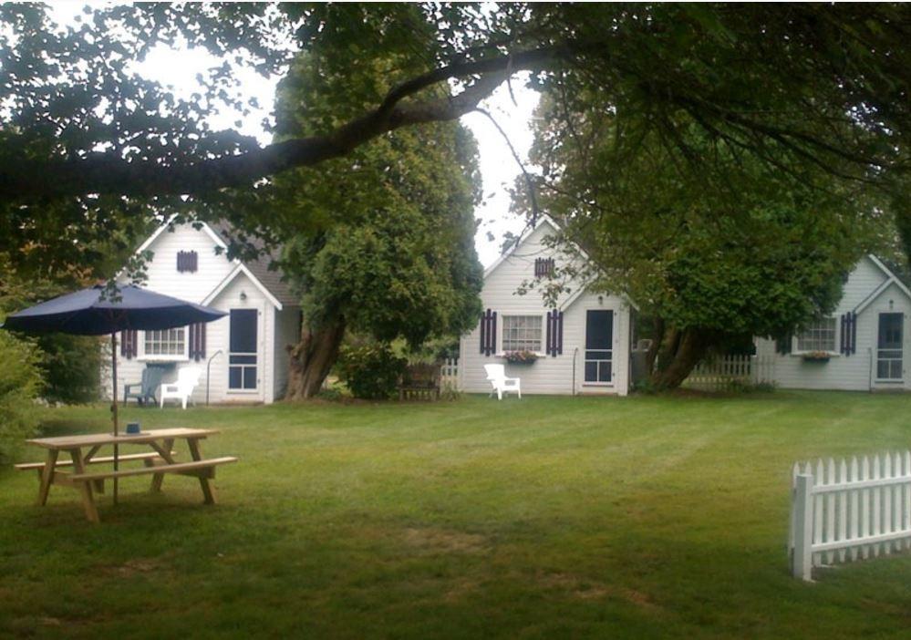 Hathaways Guest Cottages 찰스타운 외부 사진